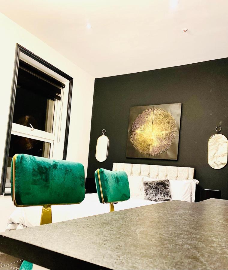 Duke And Duchess Apartments And Rooms - Private In Room Hot Tub Suites London Exteriör bild