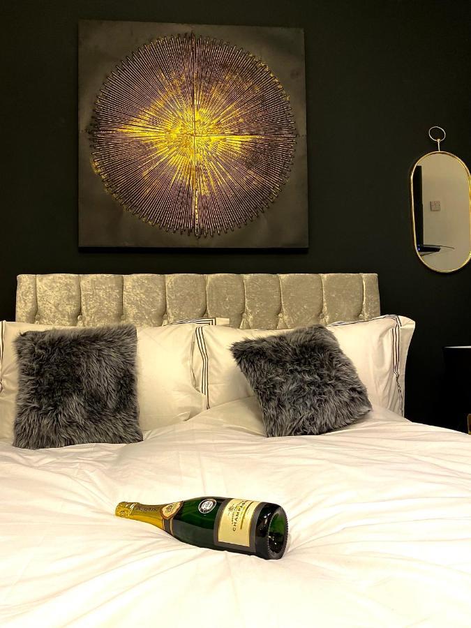 Duke And Duchess Apartments And Rooms - Private In Room Hot Tub Suites London Exteriör bild
