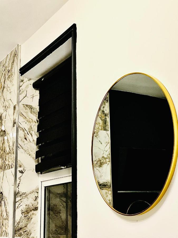 Duke And Duchess Apartments And Rooms - Private In Room Hot Tub Suites London Exteriör bild