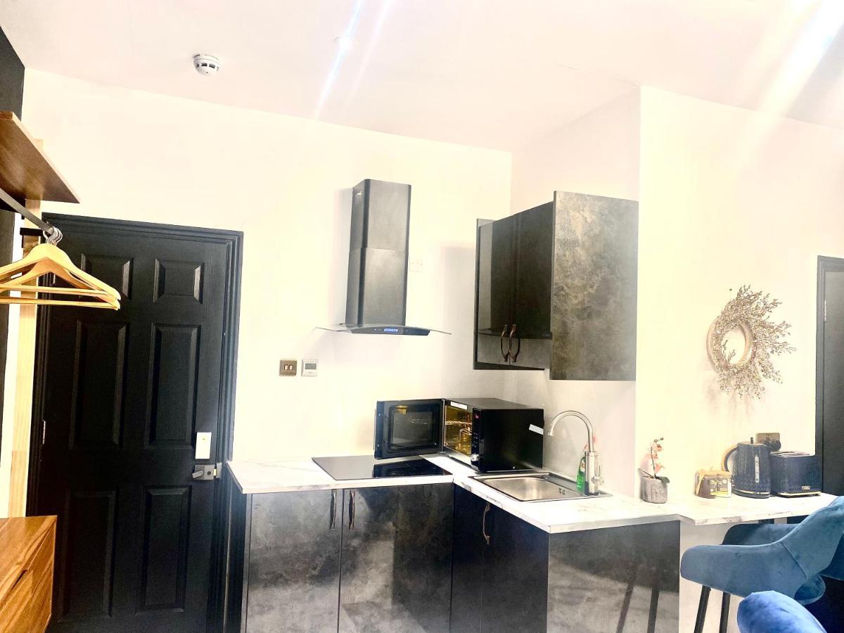 Duke And Duchess Apartments And Rooms - Private In Room Hot Tub Suites London Exteriör bild