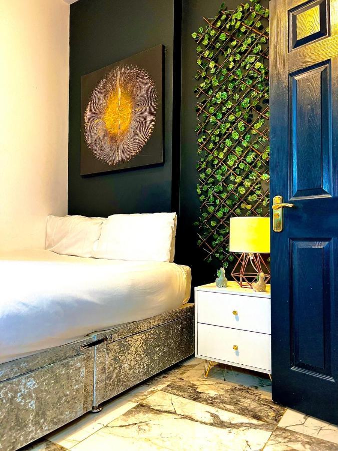 Duke And Duchess Apartments And Rooms - Private In Room Hot Tub Suites London Exteriör bild