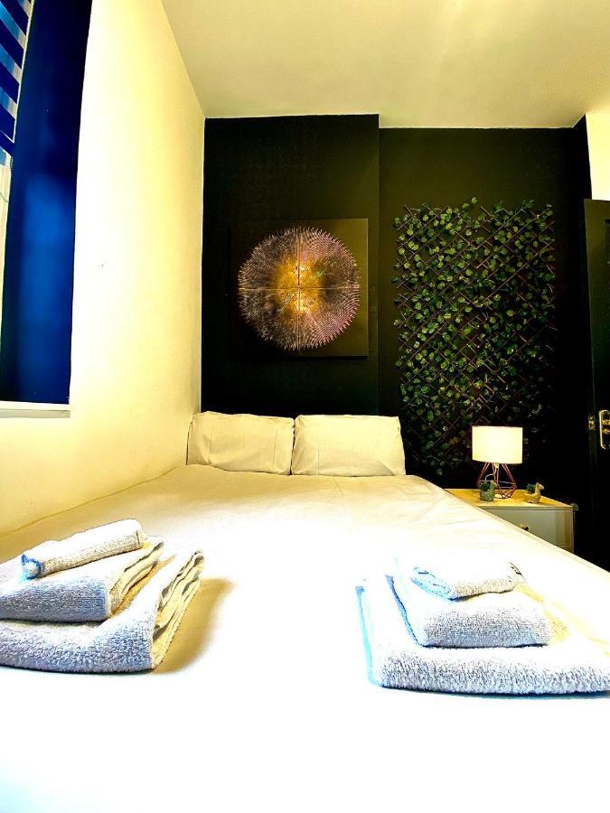 Duke And Duchess Apartments And Rooms - Private In Room Hot Tub Suites London Exteriör bild