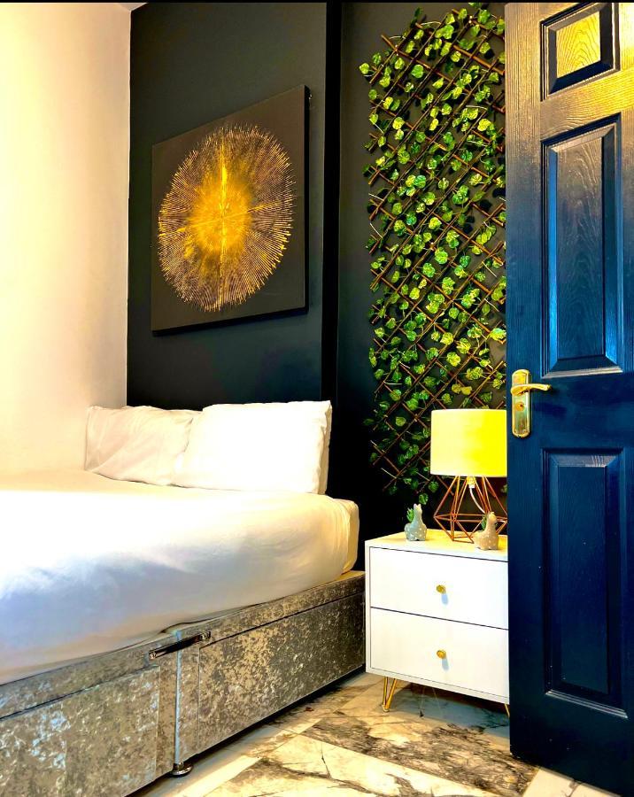 Duke And Duchess Apartments And Rooms - Private In Room Hot Tub Suites London Exteriör bild