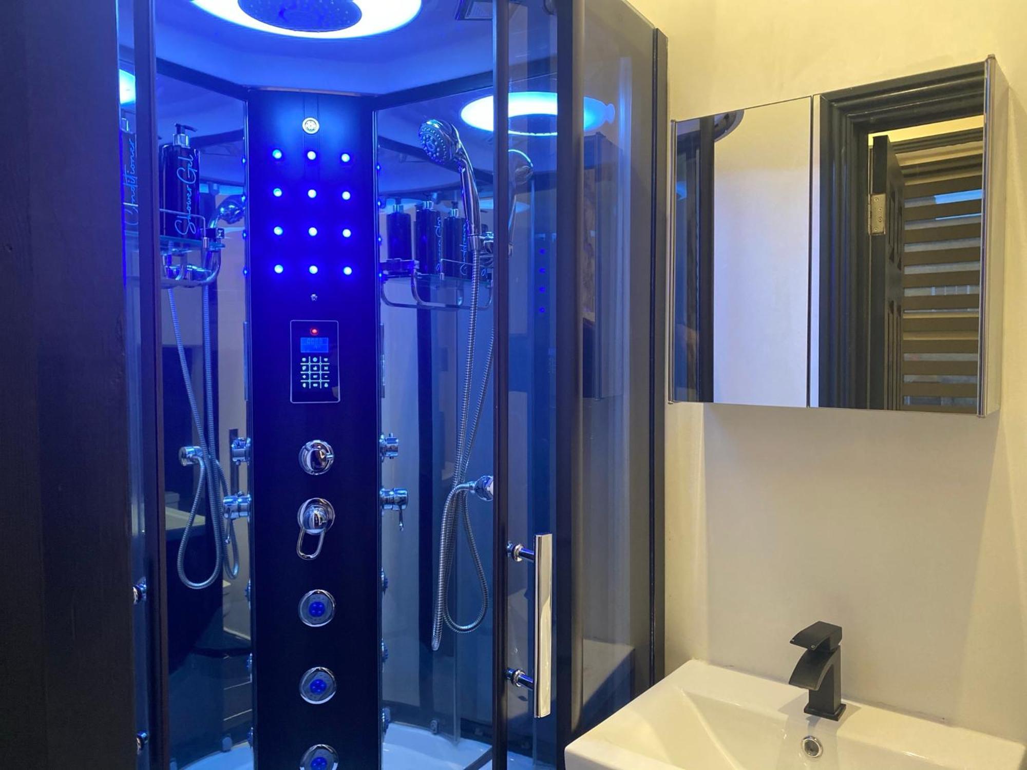 Duke And Duchess Apartments And Rooms - Private In Room Hot Tub Suites London Exteriör bild
