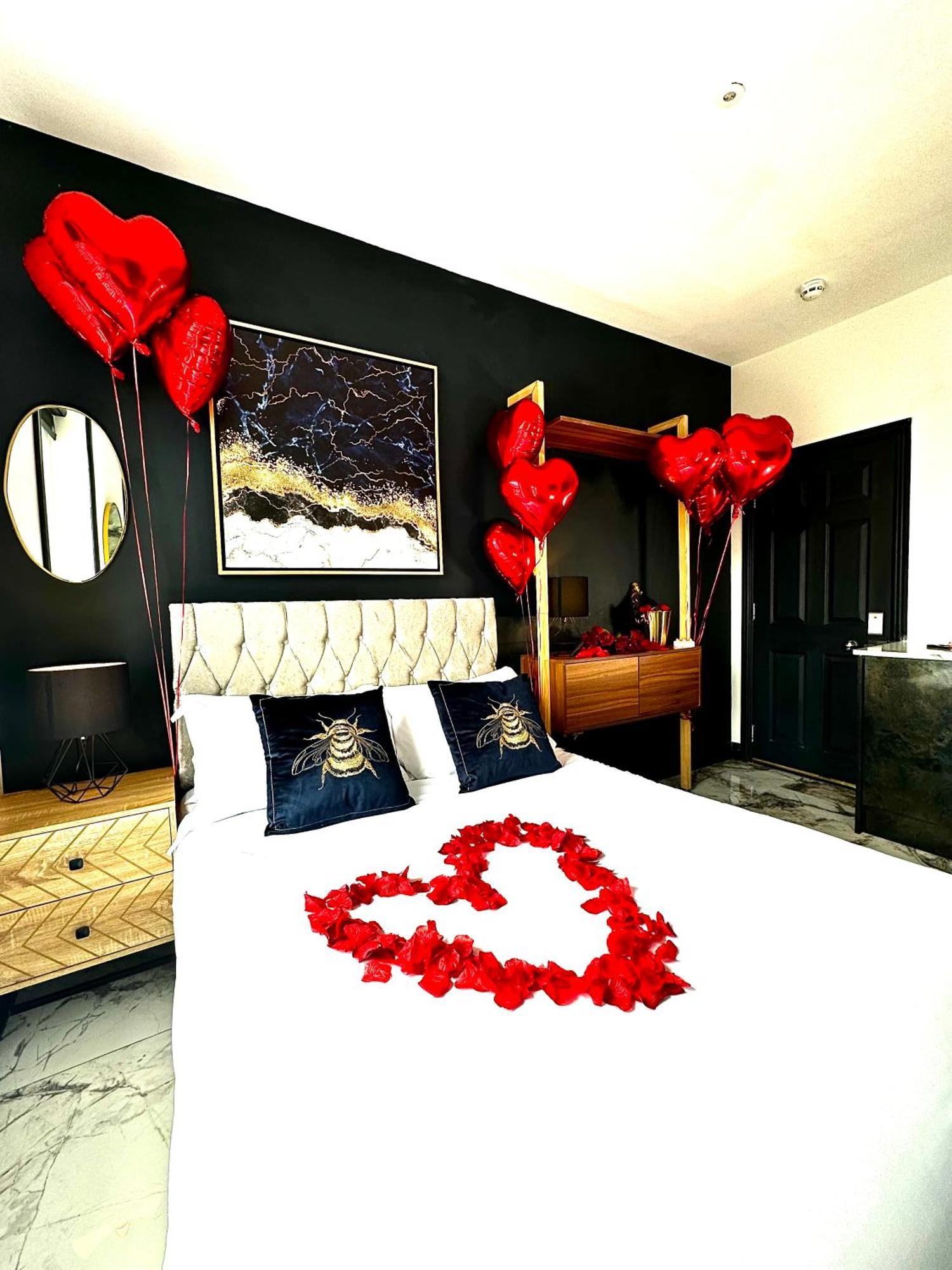 Duke And Duchess Apartments And Rooms - Private In Room Hot Tub Suites London Exteriör bild