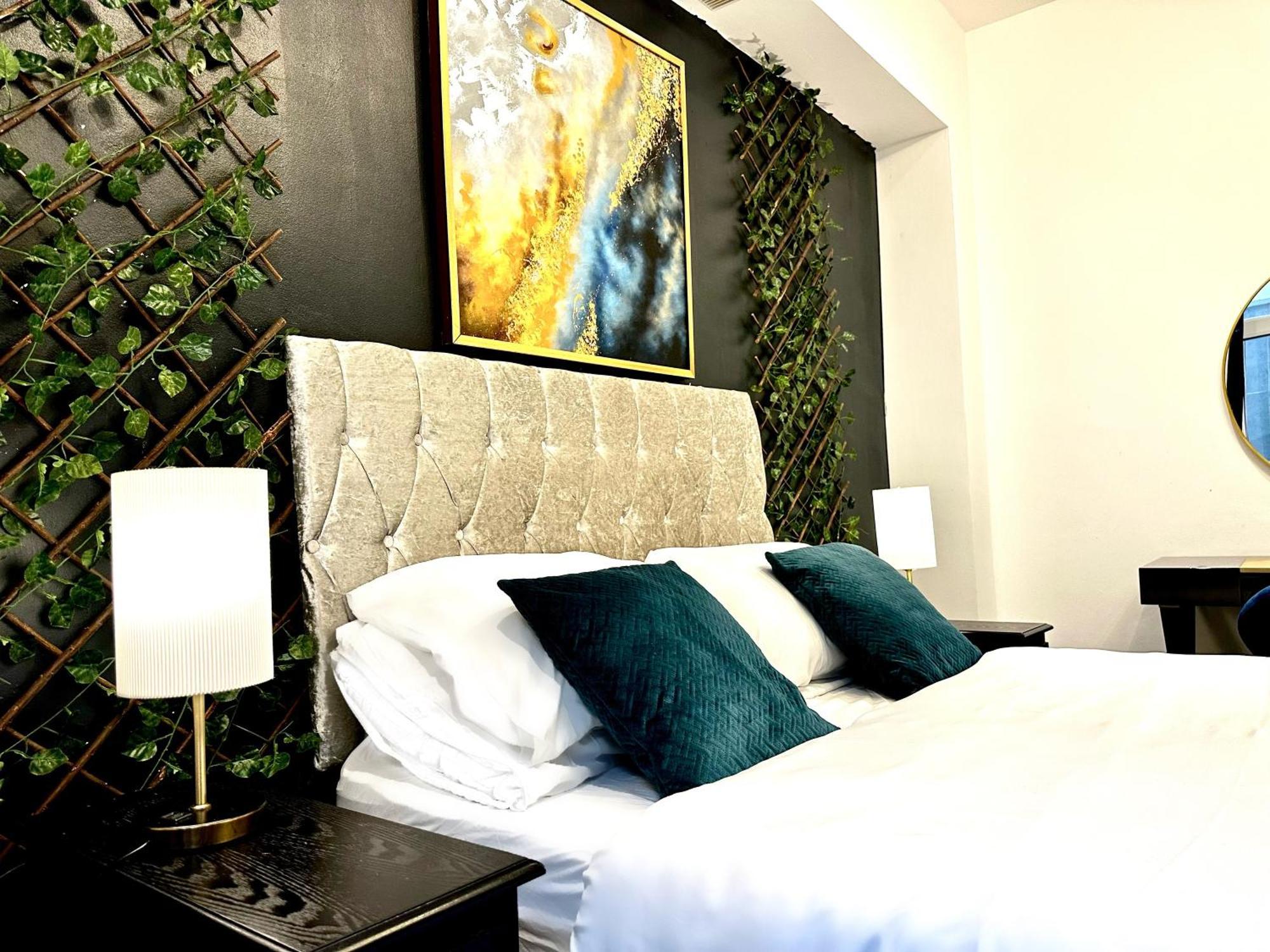 Duke And Duchess Apartments And Rooms - Private In Room Hot Tub Suites London Exteriör bild
