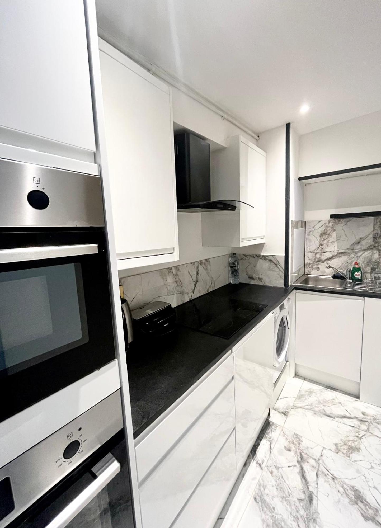 Duke And Duchess Apartments And Rooms - Private In Room Hot Tub Suites London Exteriör bild